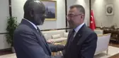 Cumhurbaşkanı Yardımcısı Oktay, Sudan Maliye Bakanı Muhammed'i kabul etti