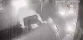 Kontrolden çıkan otomobil kafeye daldı... O anlar kamerada