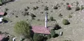 Tarihi cami ilgisizlikten harabeye döndü