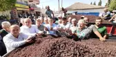 Manisa gündem: Özgür Özel: Manisa'da Afetten 10'a Yakın Köy Etkilendi. Bu Üzümü 20 Liranın Altında Olmadan Derdinizi Çözecek Şekilde Almaları Lazım