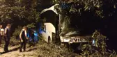 Yolcu otobüsüyle kamyonet çarpıştı: 2 ölü, 8 yaralı