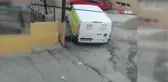 Belediyeye ait aracın merdivenlerden aşağı inmesi tepkilere neden oldu