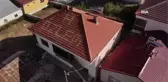 Bu köydekiler sevdiklerinin isimlerini çatılara yazıyor