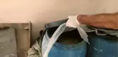Evlerinde sahte içki ve uyuşturucu bulunduran 2 zanlı yakalandı