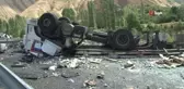 Son dakika haberleri... Seyir halindeki tır yola devrildi, kazada şoför feci şekilde hayatını kaybetti