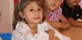Suriyeli ve Türk yardım dernekleri Rasulayn'da anaokulu açtı