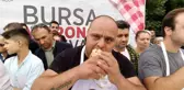 Son dakika haberi... 5 bin lira ödülü kazanabilmek için metrelerce börek yediler