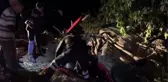 Ağaca çarparak ikiye ayrılan otomobildeki 2 çocuk yaralandı