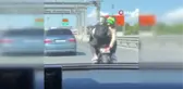 Mahmutbey Gişeleri'nden geçerken plakasını kapatan sürücüye 946 TL ceza kesildi