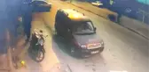 Motosiklet yayaya çarptı, 2 kişi yaralandı