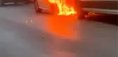 Bursa 3. sayfa haberi: Bursa'da park halindeki 2 otomobil alev alev yandı... O anlar kamerada