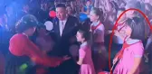 Kameralar hep ona odaklandı! Dünya, Kim Jong Un'un gösteride özel ilgi gösterdiği küçük kızı konuşuyor