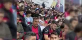 Çocuk taraftarın tribündeki halleri sosyal medyada ilgi gördü