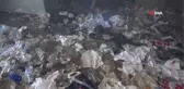 Çöp ev şoke etti...2 yıldır komşularının kötü koku nedeniyle şikayetçi olduğu evin kapısı açılınca çöp ev ortaya çıktı