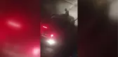 Esenyurt'ta aracın üzerine çıkıp bağıran kadın cep telefonuyla görüntülendi