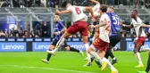 Milli futbolcuların düellosu nefes kesti! Roma, Inter'i deplasmanda devirdi