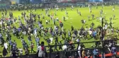 Son dakika! Endonezya'da futbol maçında çıkan izdihamda 174 kişi öldü