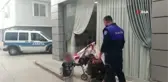 Zabıta ekibinin dilenci ile imtihanı kamerada