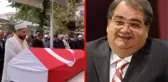 Oyuncu İsmail İncekara son yolculuğuna uğurlandı