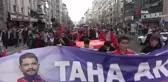 Dünya Şampiyonu güreşçi Taha Akgül altınla ödüllendirildi