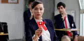 Duy Beni dizisinin başrolü Sümeyye Aydoğan, süper mini elbiseli pozunu paylaştı