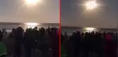 Hepsi güneş tutulmasını izlemek için sahile toplandı! Bu görüntünün birkaç saniye sonrasını hayatları boyunca unutamayacaklar