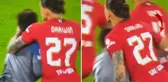 Her şey milyonların gözü önünde yaşandı! Eski Fenerbahçeli Eljif Elmas saha içinde resmen dayak yedi