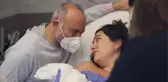 Kızının 1. yaş doğum gününü kutlayan Bergüzar Korel, doğum yaptığı anları paylaştı