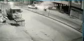 Adana'da trafik kazasından inanılmaz kurtuluş kamerada
