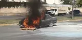 Otomobilini satmak için notere götürecekti! Park halindeki araç yanarak kullanılamaz hale geldi
