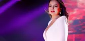 Gençlik fotoğrafını paylaşan Ebru Gündeş, güzelliğiyle görenleri büyüledi