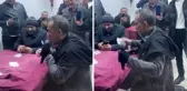 Konser esnasında üşüyen Haluk Levent, kahvehaneye girip hem şarkı söyledi hem kağıt oynadı