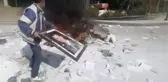 Suriye'de hareketli saatler! Halk valilik binasına girdi, güvenlik güçleri ateş açtı