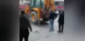 ZEYTİNBURNU'NDA KEPÇE OPERATÖRÜ ENGELLİYİ EZDİ