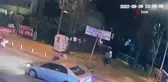 Alkollü iki grup arasında çıkan tartışma silahlı kavgaya dönüştü... O anlar kamerada