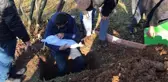 Günün acı en acı haberi! 8 aylık oğlunu kefenini çözüp son kez sevdi