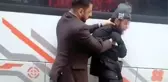 Hırsız, araç sahibine yakalandı! O anlar kamerada