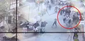 Ünlü dönercideki patlama anı kamerada! Can havliyle kendilerini dışarı attılar