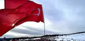 Binlerce kişi eksi 12 derecede 90 bin Sarıkamış şehidi için yürüdü