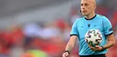 Türk futboluna damga vuran Cüneyt Çakır'dan olay 