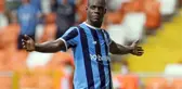 Balotelli'nin geçtiğimiz sezona damga vuran golü, FIFA Puskas Ödülü'ne aday gösterildi