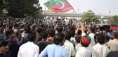 Pakistan'da İmran Han'ın gözaltına alınacağı iddia edildi! Yüzlerce kişiyi sokağa döktü