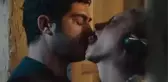 Serenay Sarıkaya ve Burak Deniz'in öpüşme sahnesi akıllara İbrahim Tatlıses ve Hülya Avşar'ı getirdi