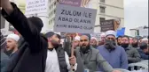 İsmailağa Cemaati Üyeleri, H.K.G. Davası Öncesi Adliye Önünde 