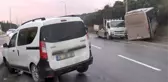 Kaza yapanların yardımına koşan sürücü, minibüsün altında kalarak hayatını kaybetti