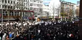 İsveç'te Kur'an-ı Kerim'in yakılması Hamburg'da protesto edildi