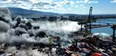 İskenderun Limanı'nda devam eden yangını söndürme çalışmaları dronla görüntülendi