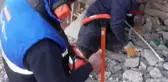 108'İNCİ SAATTE ANNE VE 3 ÇOCUĞU ENKAZDAN CANLI ÇIKARILDI