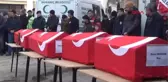 DEPREMDE HAYATINI KAYBEDEN ASTSUBAY VE AİLESİ ÇANAKKALE TOPRAĞA VERİLDİ