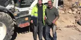 Enkazdan çıkardığı 100 bin TL'lik altın ve parayı sahibine teslim etti